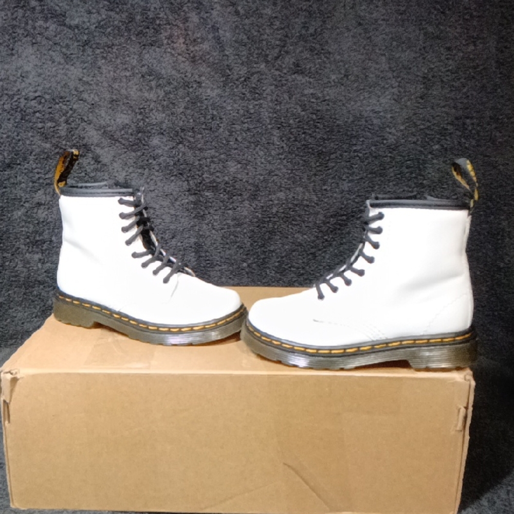 DR. MARTENS 1460 TODDLER WHITE LEATHER BOOTS INNER ZIPPER SIZE-8T (NWOB)